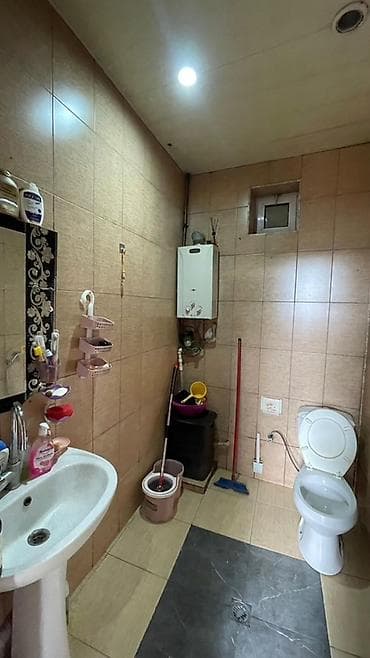 gunesli kiraye ev: Binəqədinin mərkəzi 182 saylı məktəbə 50metr məsafədə,hər bir şəraitli — 6