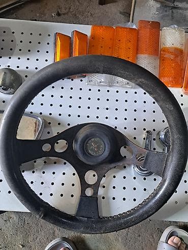 Ford Mustang sükan çarxı.
Unvan Merdekan lalafo.az -da Ford Mustang sükan çarxı.
Unvan Merdekan
