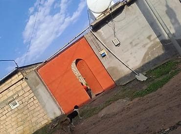 gunuy evler: Ev seeing qesebesinde 23cu kucede yerlesir asvalt yola yaxin marsuruta — 2