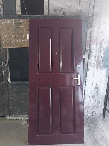 Qapı maşın krasqası ilə krasqalanıb 4luy listnen xonca qapı yıgılıb