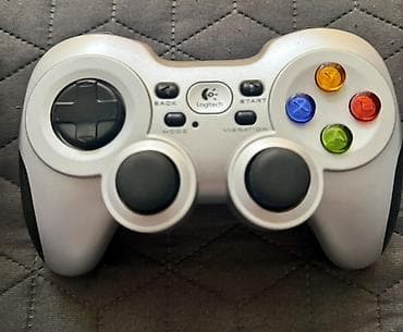 iphone rengleri: Logitech gamepad (simli). İdarəetmə elementləri: - İki analoq çubuq - — 1