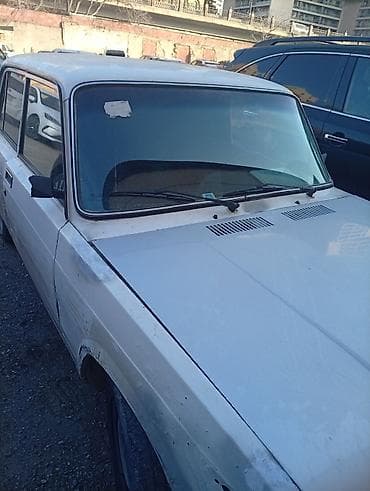 фольксваген пассат 1: VAZ 2107, ağ rəng, sedan kuzov Texniki xüsusiyyətlər: - Sürətlər — 1