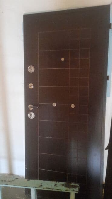 qapi tutacaqlari: Dəmir giriş qapısı - Material: möhkəm metal/dəmir konstruksiya, polad — 3