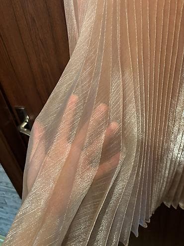 mini qelyan: Zərif şampan-çəhrayı rəngdə qısa ziyafət donu.Parıltılı, nazik və — 3