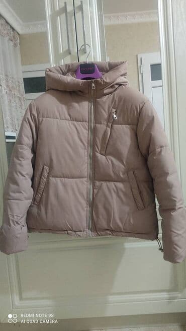 gödəkçələr: Tecılı satilir.Kurtka çox gözəl duruşu var.razmer uyğun olmadığı üçün — 1