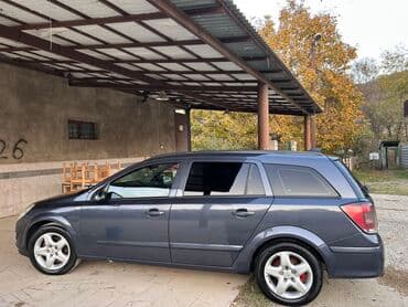 qadınlar ucun maşınlar: Opel Astra: 1.3 l | 2007 il 385700 km Universal — 2