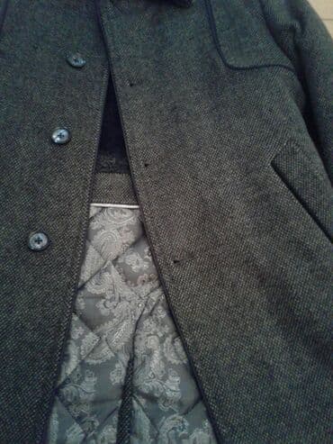 30 razmer: 9 - 10 yashli ushaq ucun palto. 1 ya 2 defe geyilib. 30 azn — 3