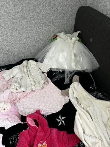 yeni doğulmuş uşaq paltarları: Одежда на девочку до 18 мес. Отдается все сразу, бесплатно за — 4