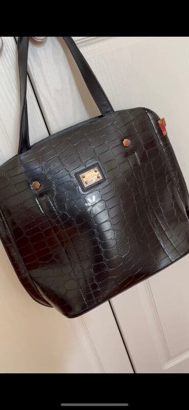 Təzə çanta. M.Kors. 15 AZN