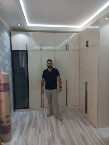 Künc dolab, Yataq otağı üçün, Paltar üçün, Açılan, Korpuslu, 6 qapı