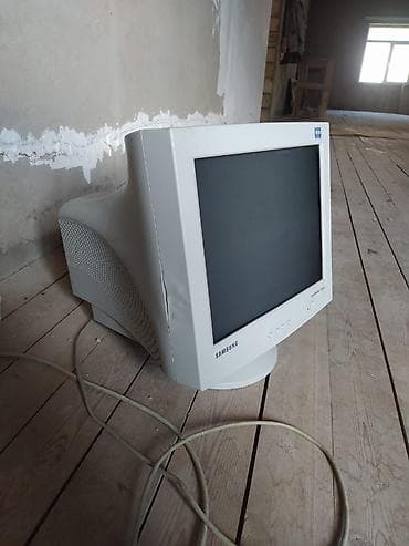 samsung monitör: Samsung SyncMaster 753DFX model monitor satılır. 17 düymlük CRT (old — 3