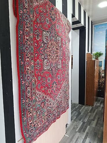 Qırmızı tonların üstünlük təşkil etdiyi klassik naxışlı xalça - Stil lalafo.az -da Qırmızı tonların üstünlük təşkil etdiyi klassik naxışlı xalça - Stil