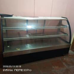 Dərin dondurucular: Vitrin soyuducu 550 Azn. Ideal veziyyetde. 2 aydir alinib. Unvan — 1