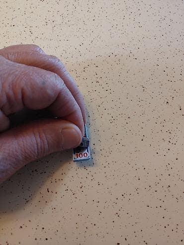 çamta: Mini pul çamadanı və aksesuar dəsti - Miqyas: təxminən 1:6–1:12 — 7