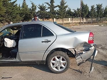 avto maşın: Mercedes-Benz C200 (W203) – ehtiyat hissələri üçün - Kuzov: sedan — 2