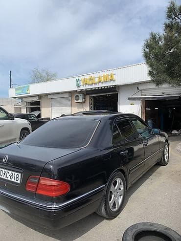 mercedes most: Mercedes-Benz E-Class: 2.4 l | 1998 il Sedan — 3