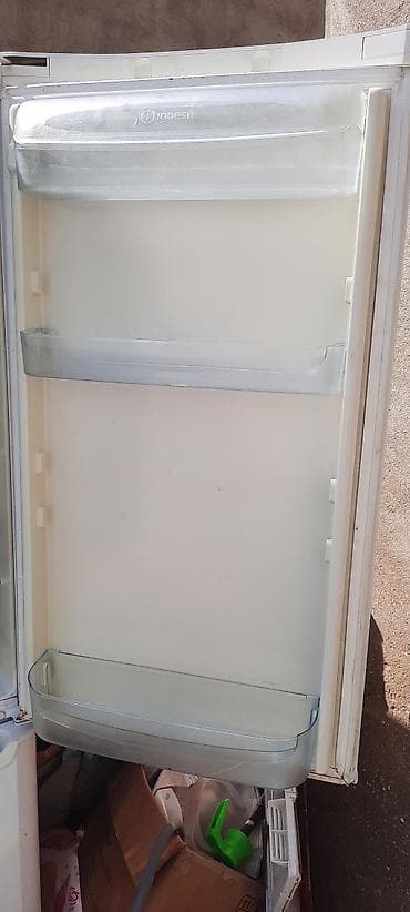 морозильные камеры в баку: Indesit iki kameralı soyuducu - Rəng: ağ - Tip: alt hissədə — 3