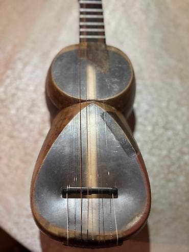 tar satılır: Tar satılır. Alət yaxşı vəziyyətdədir, səsi təmiz və dolğundur. Heç — 4