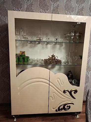 Şüşəli dolab vitrini, İşlənmiş, Ünvandan götürmə