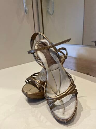 босоножки новые 36 размер: Размер: 38, цвет - Золотой, Б/у — 3