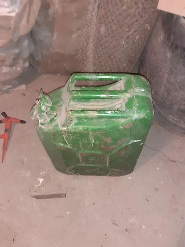 Bak, Metal, 25 l l, İşlənmiş, Ünvandan götürmə