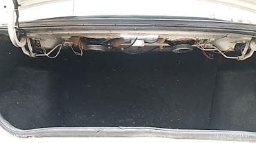 nardaran heyet evleri: Model: Iran Khodro Samand (sedan), ağ rəng Kuzov: 4 qapı, arxa işıqlar — 6