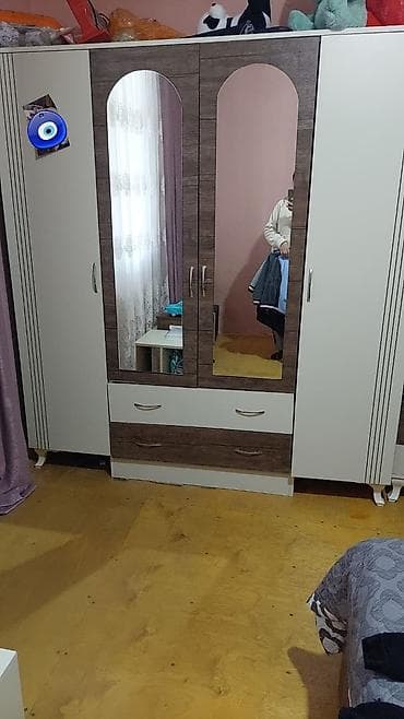 İkinəfərlik çarpayı, Dolab