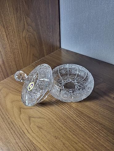 Qapaqlı kəpənək naxışlı kristal qab - Material: qalın, şəffaf kəsimli