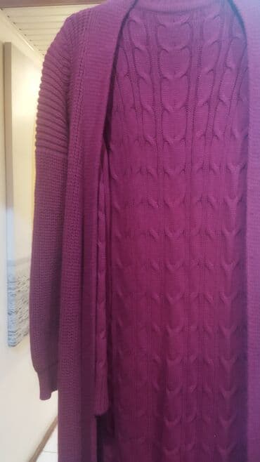 Bənövşəyi/bordo rəngli uzun trikotaj dəst: - Yarımboğaz (boğazı lalafo.az -da Bənövşəyi/bordo rəngli uzun trikotaj dəst: - Yarımboğaz (boğazı