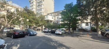 xocasəndə evlər: Genclik metrosu Prezident İqamətgahının tam yanında 4 mərtəbəli — 8