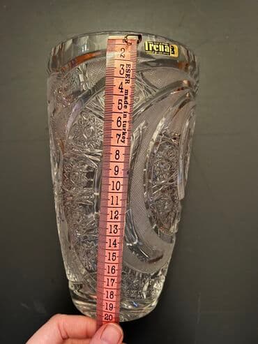 pion gülü: Bir vaza, Xrustal — 1