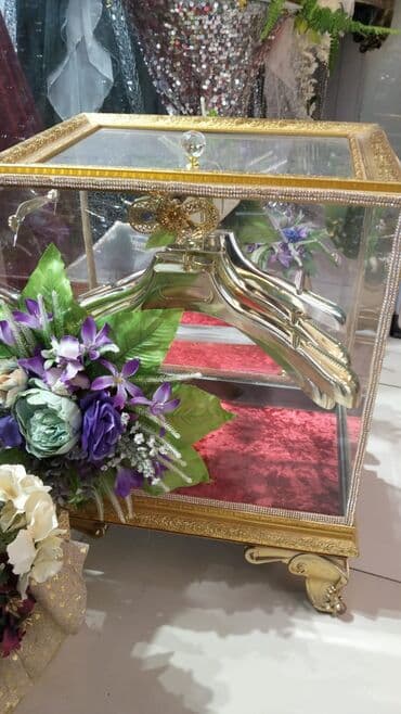 saatların qiyməti: Xonça satısi 42 ədəd var opsi qiyməti 350 manat Toy və nişan — 5