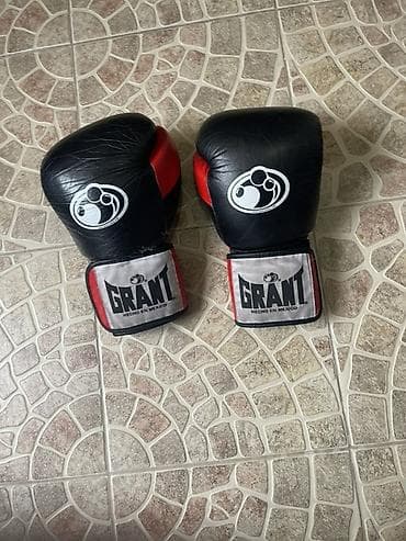 Markadı daş kimi əlcəydi prosta cırığı var 95manata alınıb GRANT boks