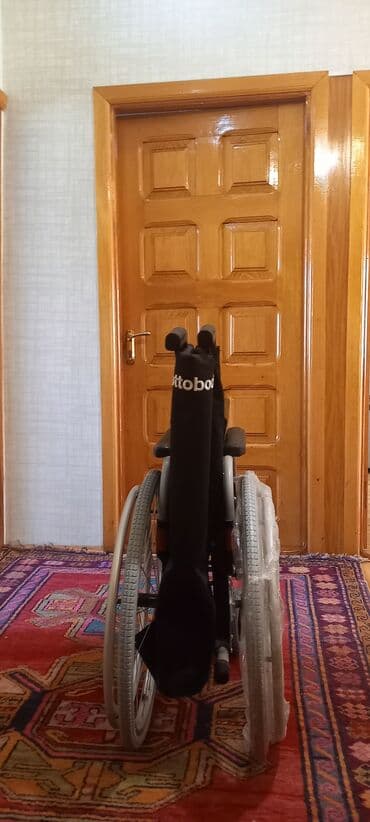 Yerimək üçün arabalar, çəliklər, əsalar, rollatorlar: Yenidir.Tecili satilir — 2