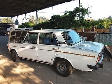 2107 ehtiyyat hisseleri: VAZ 2106 sedan - Kuzov: 4 qapılı, ağ rəng. Xarici dizayn klassik — 2
