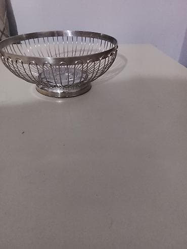 malax meyve: Metal materialdan hazırlanmış, gümüşü rəngli meyvə səbəti. Dəyirmi — 2