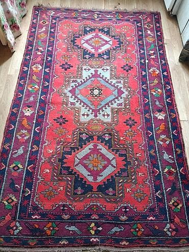 çiçi xalçası: Xalça – əl işi, ənənəvi Qafqaz naxışları - Material: yundan toxunma - — 1