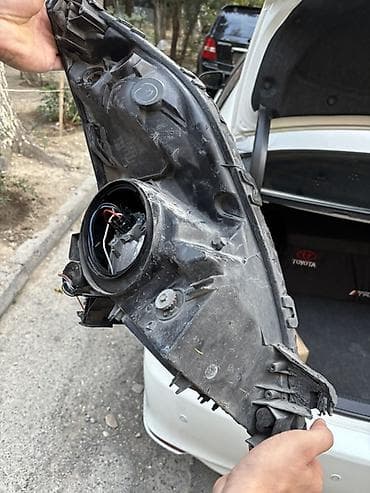 man sat: Avtomobil üçün ön fara bloku satılır. Şəkillərdə göründüyü kimi — 3