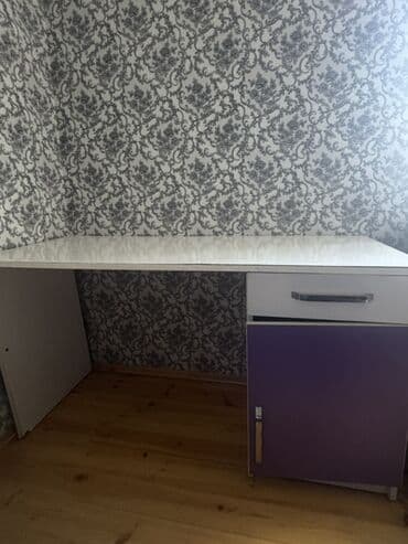 письменный стол с полками: Компьютерный стол, Нераскладной, Ламинат, Прямоугольный стол — 1