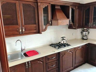 yeni guneslide satilan evler unvan az: Bakı, 3 otaqlı, Köhnə tikili, m. Sahil, 110 kv. m — 6