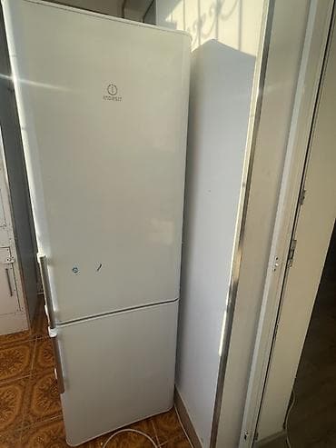 samovar satisi: İndesit soyuducu - Brend/model: Indesit (alt hissədə dondurucu — 2