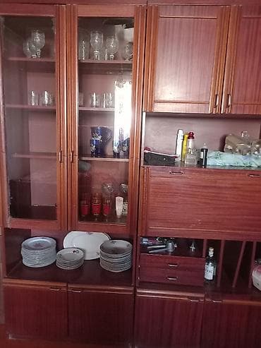 kala bitkisi: Mebel dəsti – klassik bufet/vitrin şkafı - Material: taxta əsaslı — 2