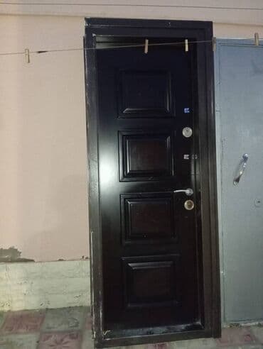 qapılar qiymətləri: Qapı seyf Möhkəm keyfiyyətli qapılar. 8 ədəd var Munasib qiymete hamsı — 6