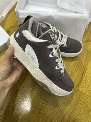 Toy paltarları və aksesuarları: Tamamile yeni qutusunda idman ayaqqabısı, xalis deri ve nubuk, 39 — 5