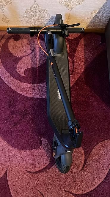 Электросамокаты: Б/у Электросамокат 10", 501 - 750 Вт, 16 - 25 км/ч — 3