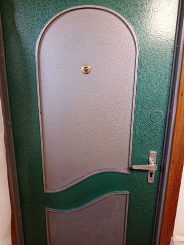 sumqayitda islenmis demir qapilar: 90-2metr 5santimetr. Təcili Satılır. Boş Yerə Kimsə Narahat — 1