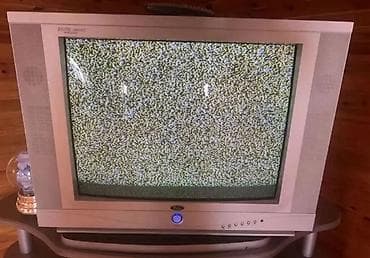 Klasik CRT televizor dəsti və TV stendi Məhsul tərkibi: - 1 ədəd