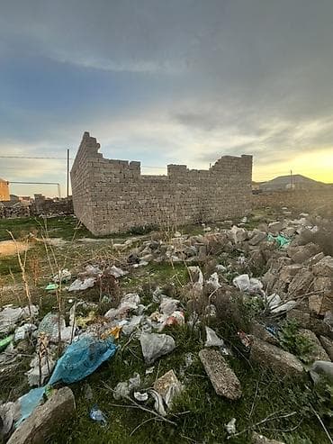 4 sot, Tikinti, Bələdiyyə