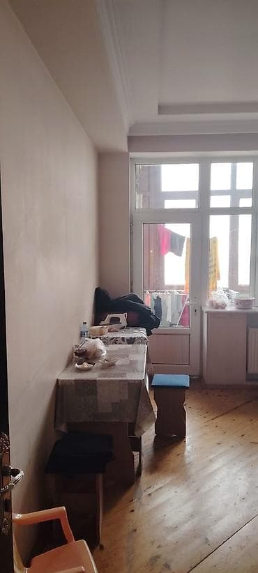 şəmkir ev: 9 cu mikraroyon Tərlan şadlıq sarayınin yani 2 otaqlı bina evi 600 AZN — 2