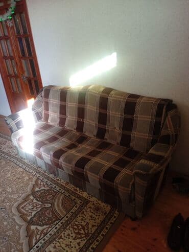 Divan, İşlənmiş, Açılan, Bazasız, Parça, Çatdırılma yoxdur